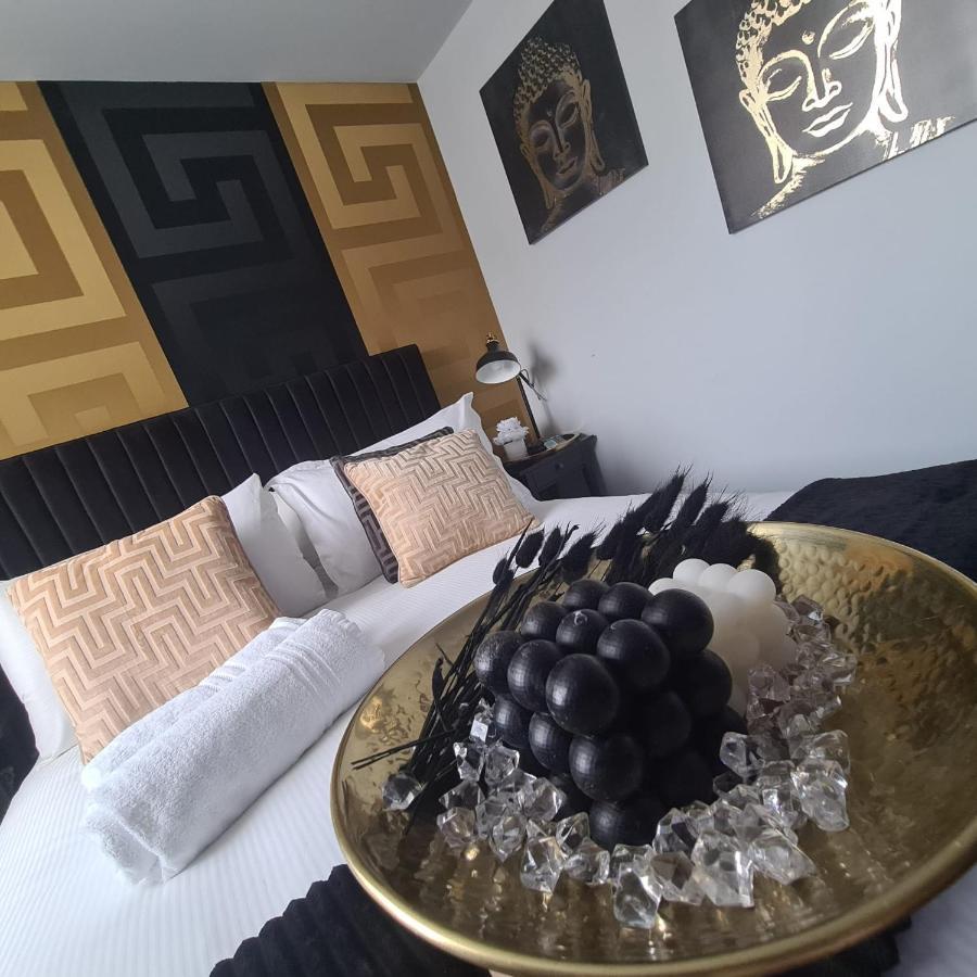Luxury 9Ine Penthouse With Garden & Jacuzzi Apartment เบอร์มิงแฮม ภายนอก รูปภาพ