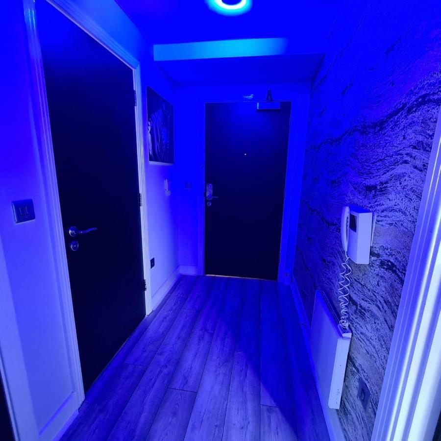 Luxury 9Ine Penthouse With Garden & Jacuzzi Apartment เบอร์มิงแฮม ภายนอก รูปภาพ